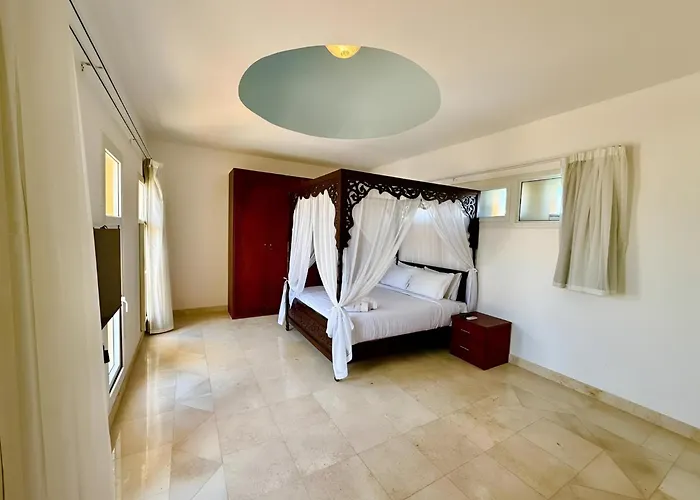 Stunning Pool And Sea View Villa, Al Dora Resort, Villa *