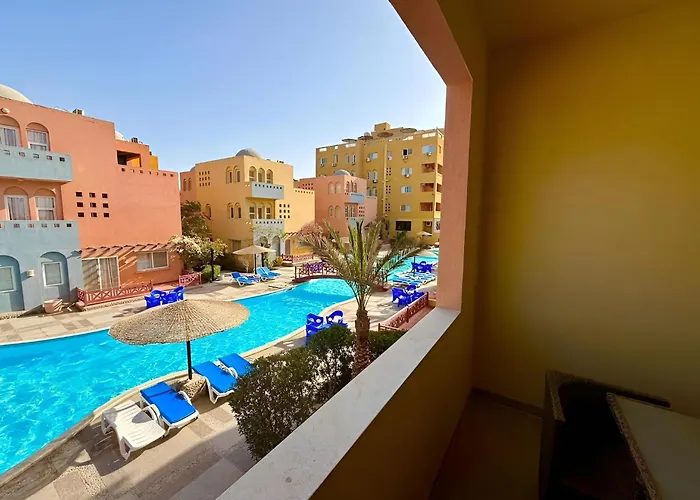 Stunning Pool And Sea View Villa, Al Dora Resort, Villa