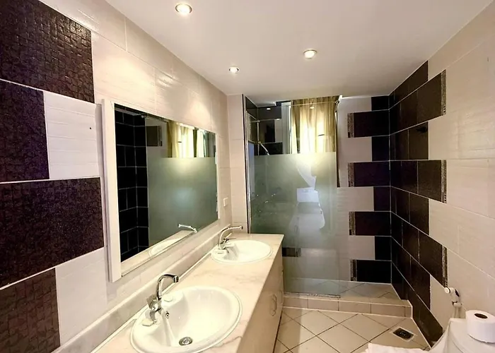 Stunning Pool And Sea View Villa, Al Dora Resort,