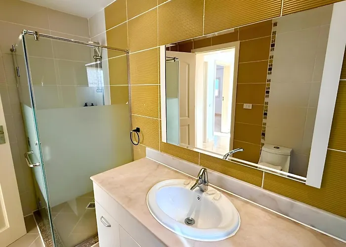 Stunning Pool And Sea View Villa, Al Dora Resort, *